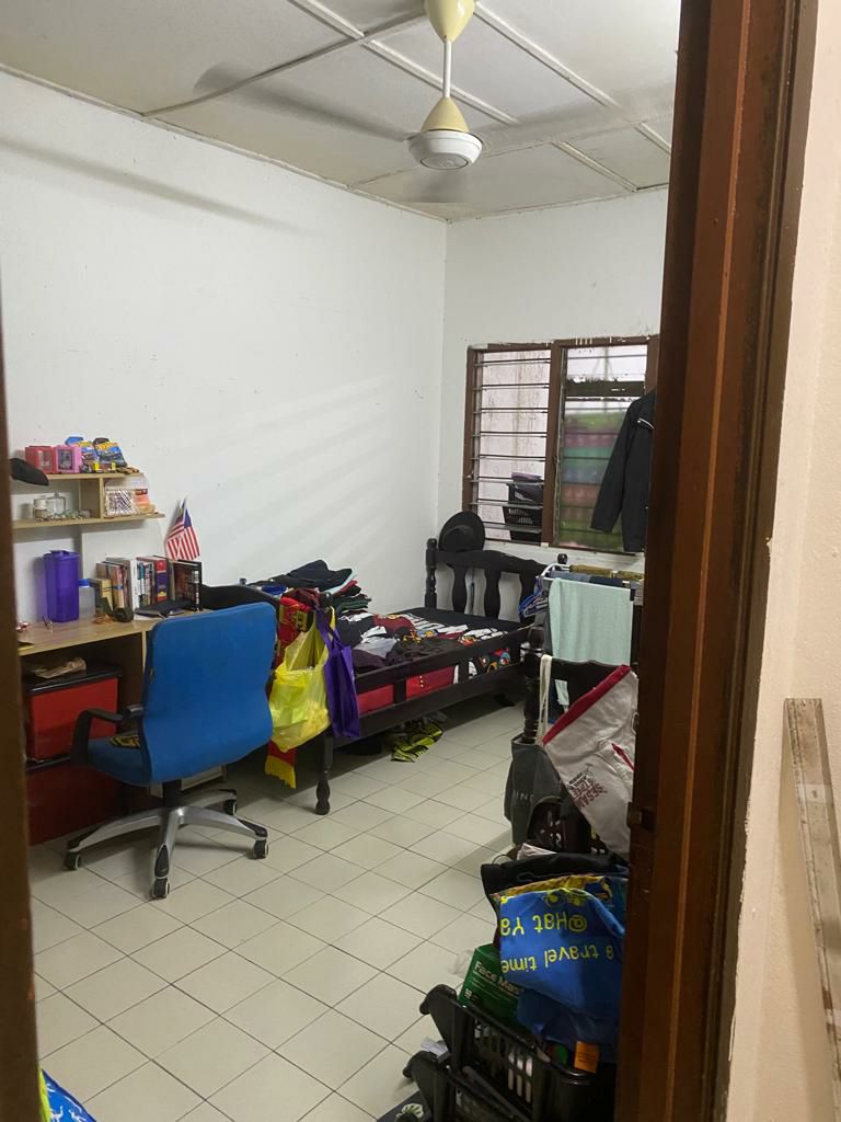 Renovated Single Storey Terrace Seksyen 17 - photo 3