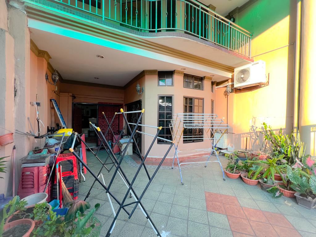 Terrace Jalan Ikhlas Bandar Tun Razak - photo 3