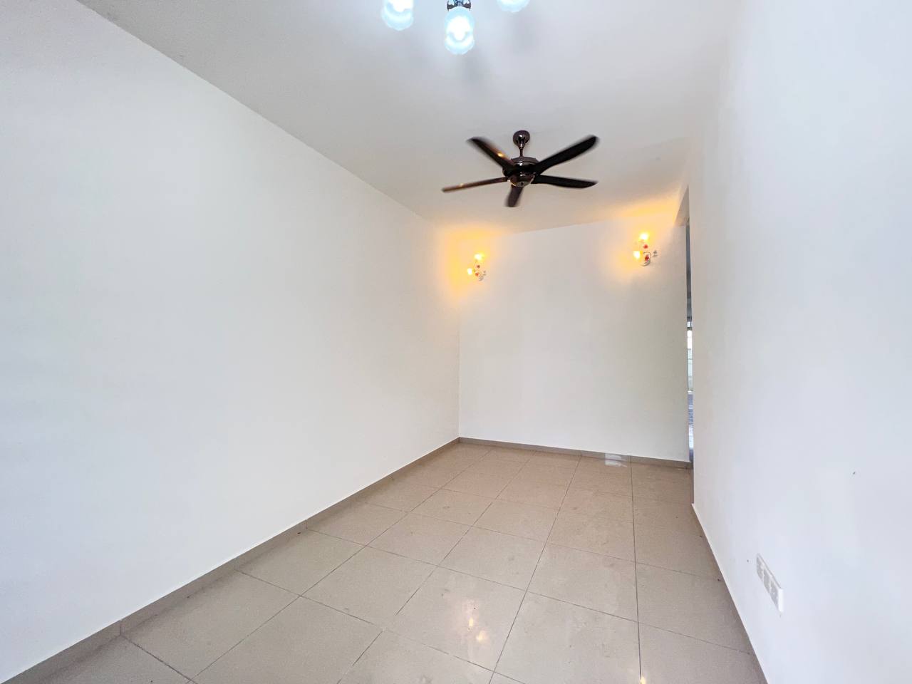 Single Storey Terrace Nusari Aman 1B - photo 2