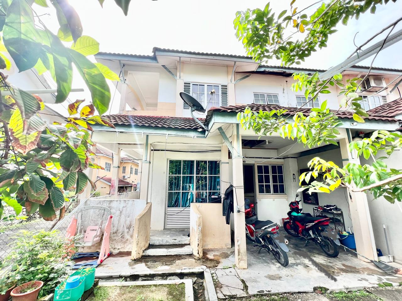 End Lot Double Storey Terrace Puncak Alam - photo 2
