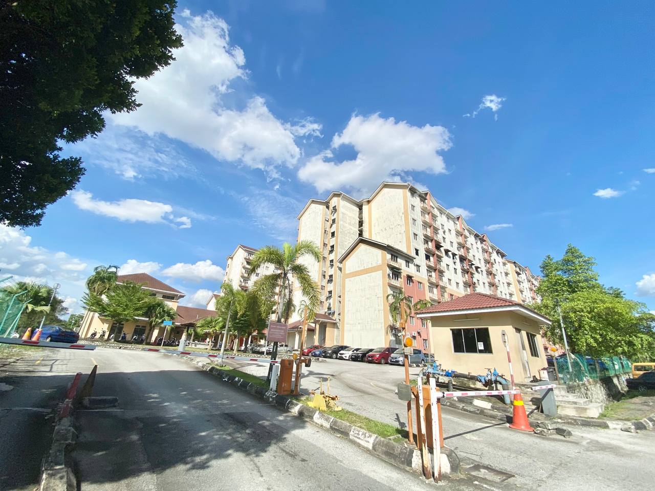 Pangsapuri Seri Kayan Pinggiran Subang USJ - photo 2