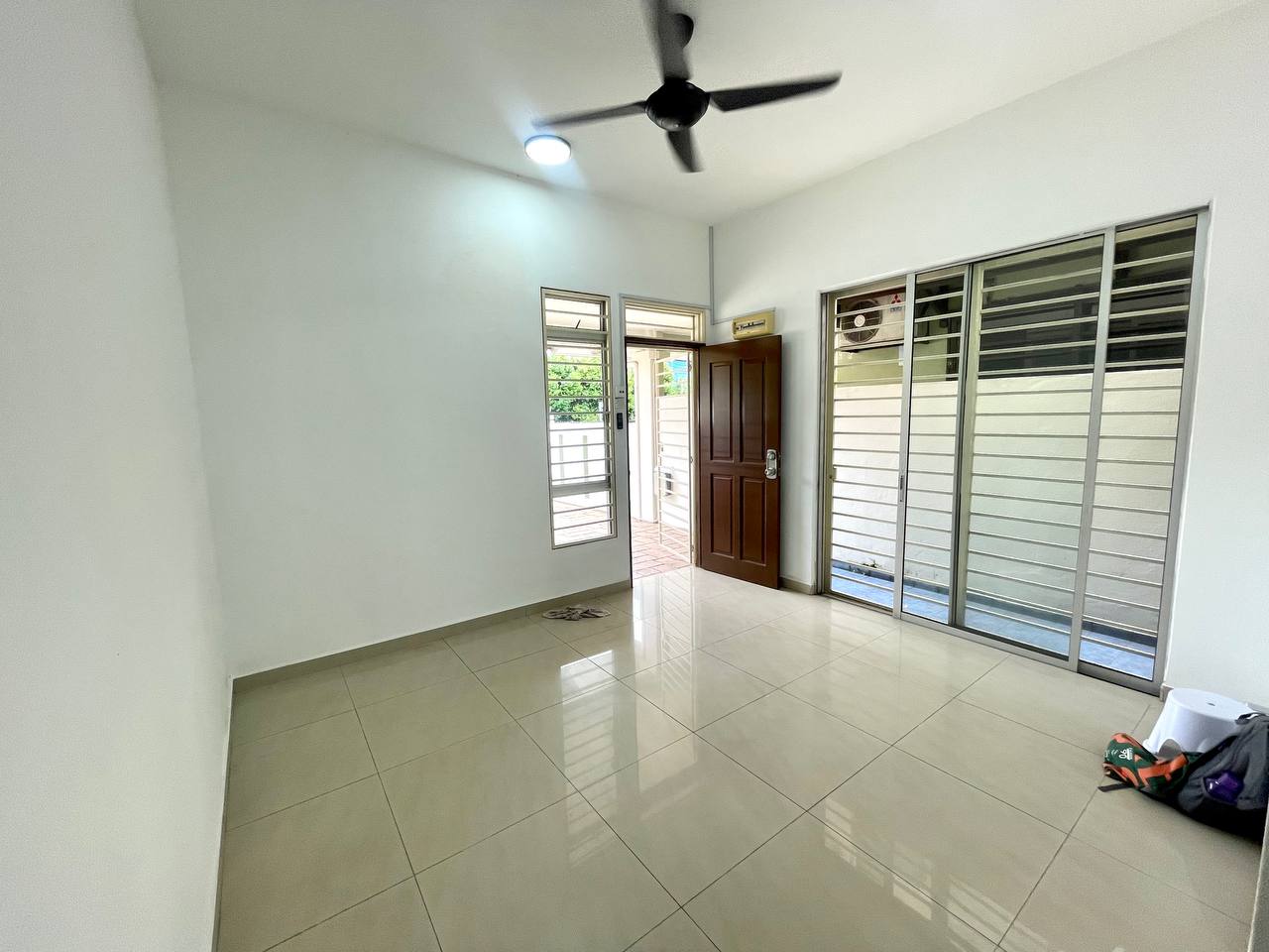 Ground Floor Townhouse Bayu Parkville - photo 5