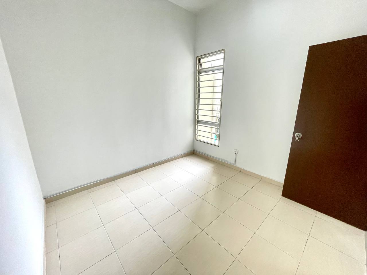 Ground Floor Townhouse Bayu Parkville - photo 9