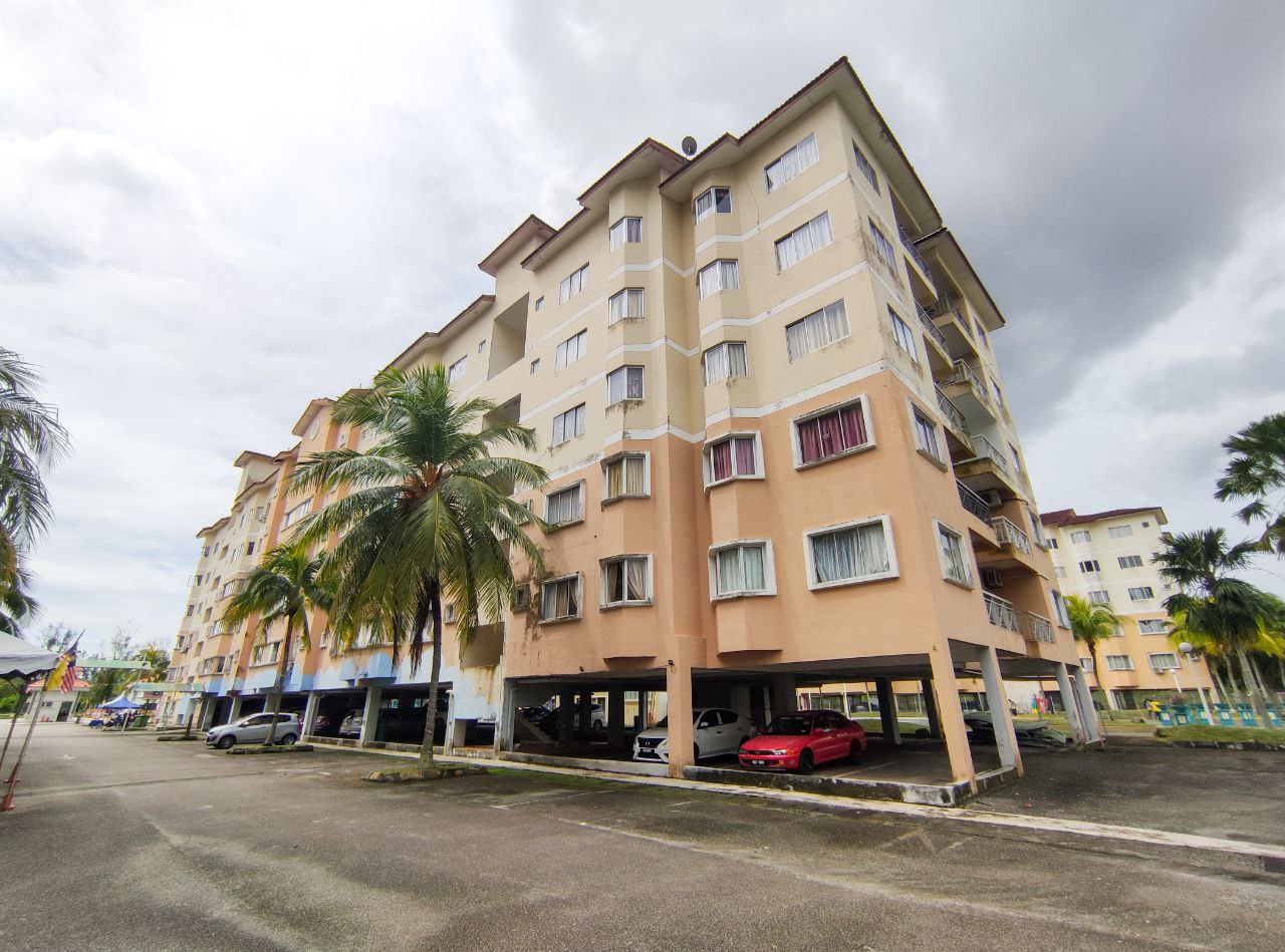 Level 1 Tiara Beach Resort Apartment - photo 2