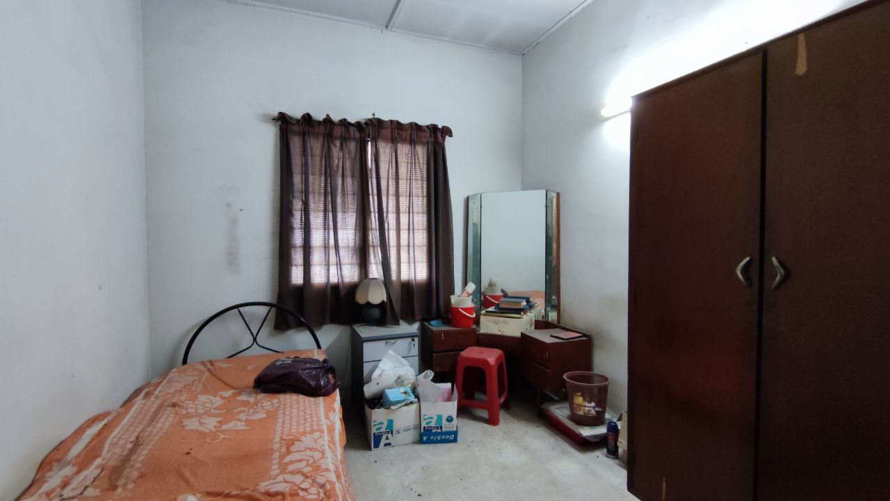 End Lot Single Storey Terrace Sungai Buloh - photo 9