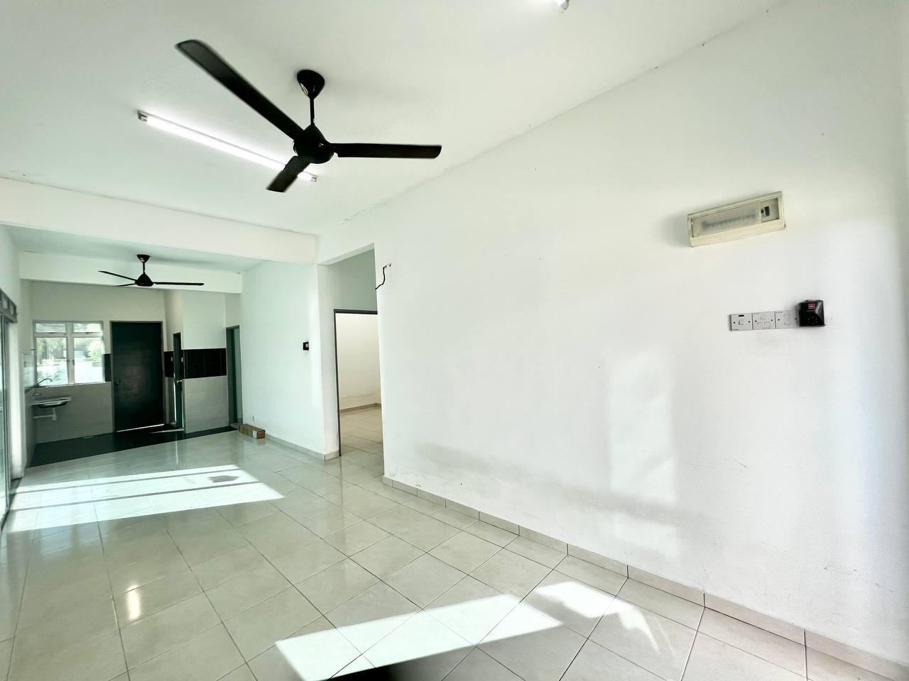Single Storey Terrace Taman Seri Changgang - photo 4