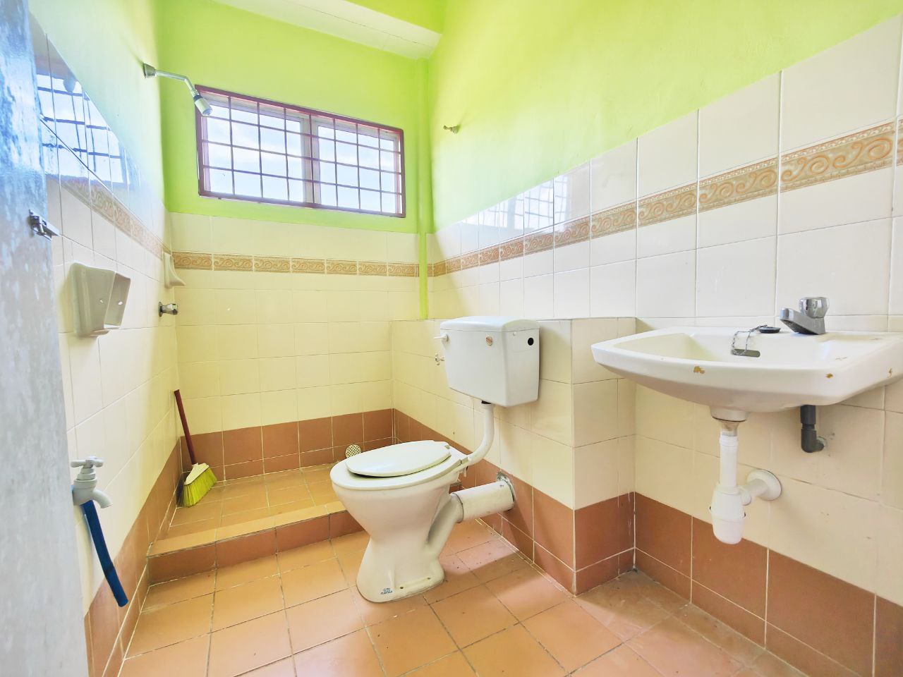 End Lot Double Storey Terrace Rawang Perdana - photo 6