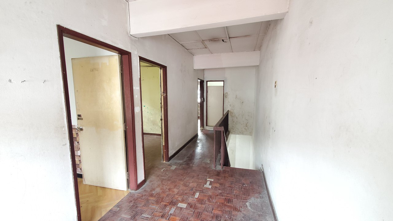 End Lot Double Storey Terrace Taman Sri Subang - photo 5