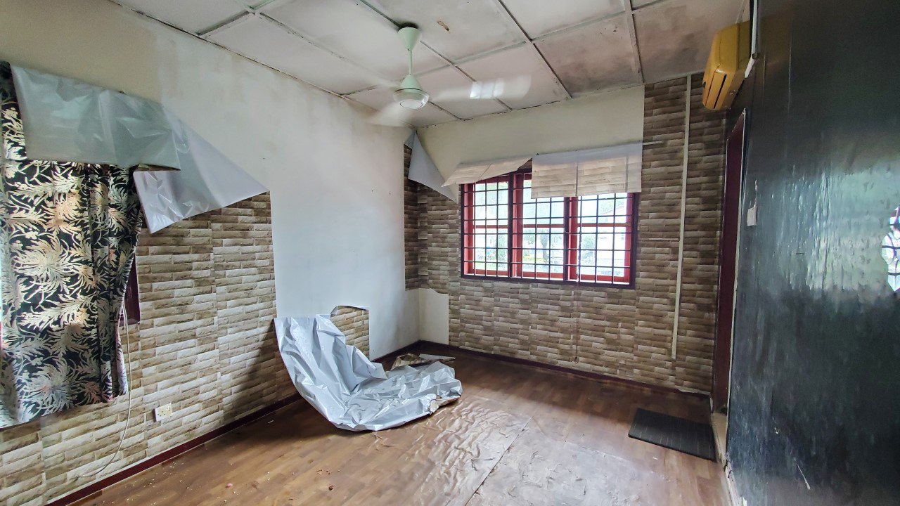 End Lot Double Storey Terrace Taman Sri Subang - photo 10