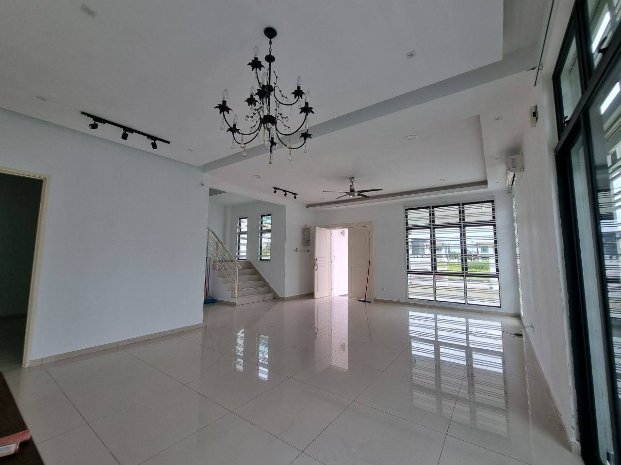 Double Storey Semi D Vista Kirana Ayer Keroh - photo 2