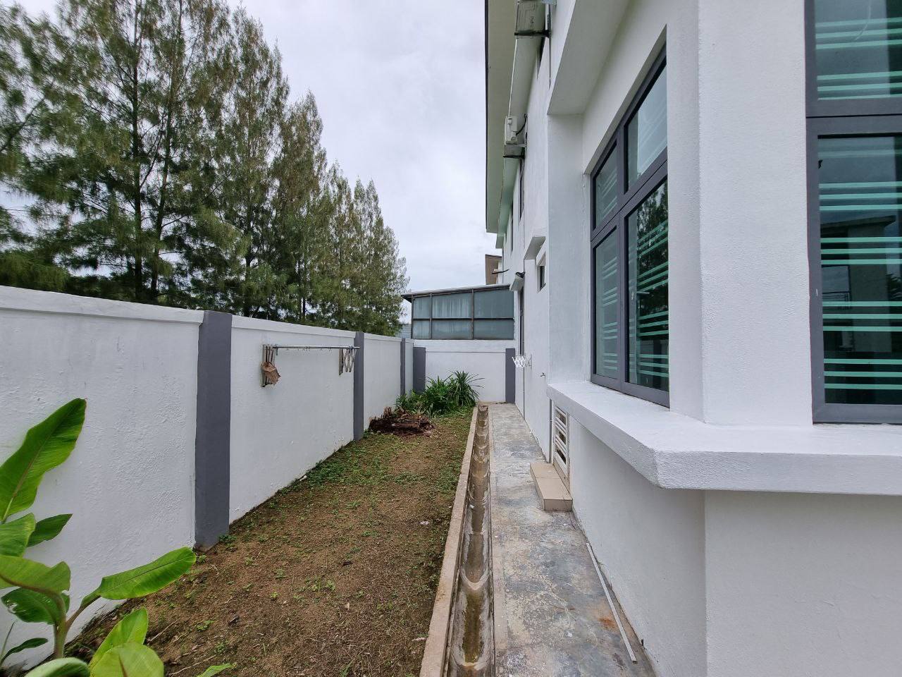 Double Storey Semi D Vista Kirana Ayer Keroh - photo 3