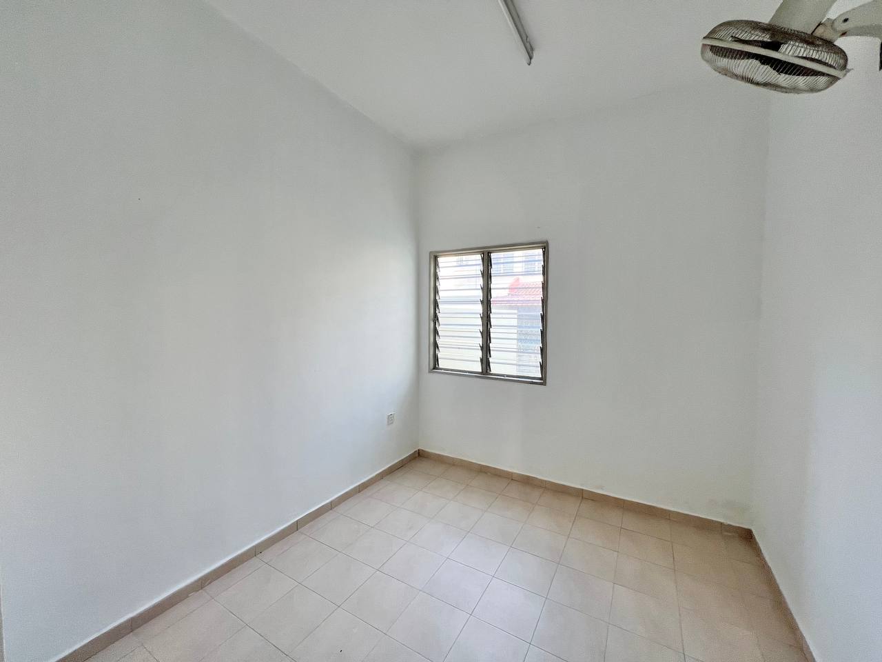 Double Storey Terrace Taman Saujana Utama - photo 5