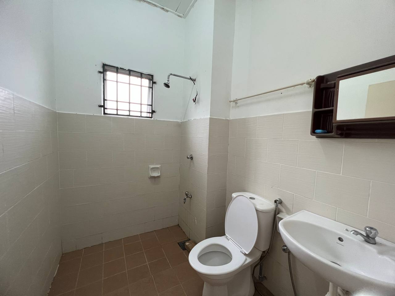 Single Storey Semi D Taman Desa Pinggiran Bayu - photo 8