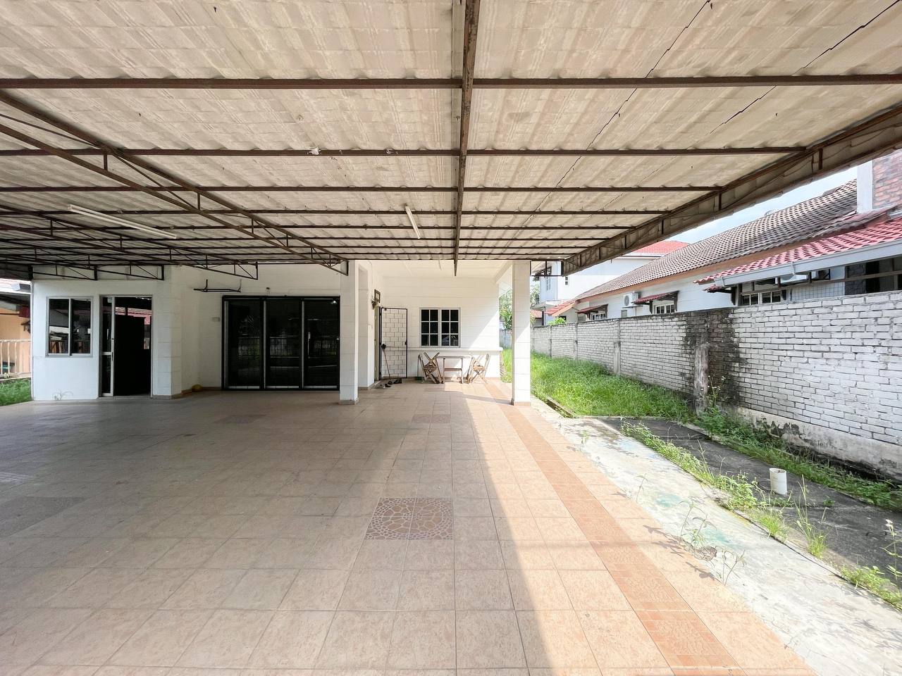 Bungalow Kampung Melayu Subang - photo 3