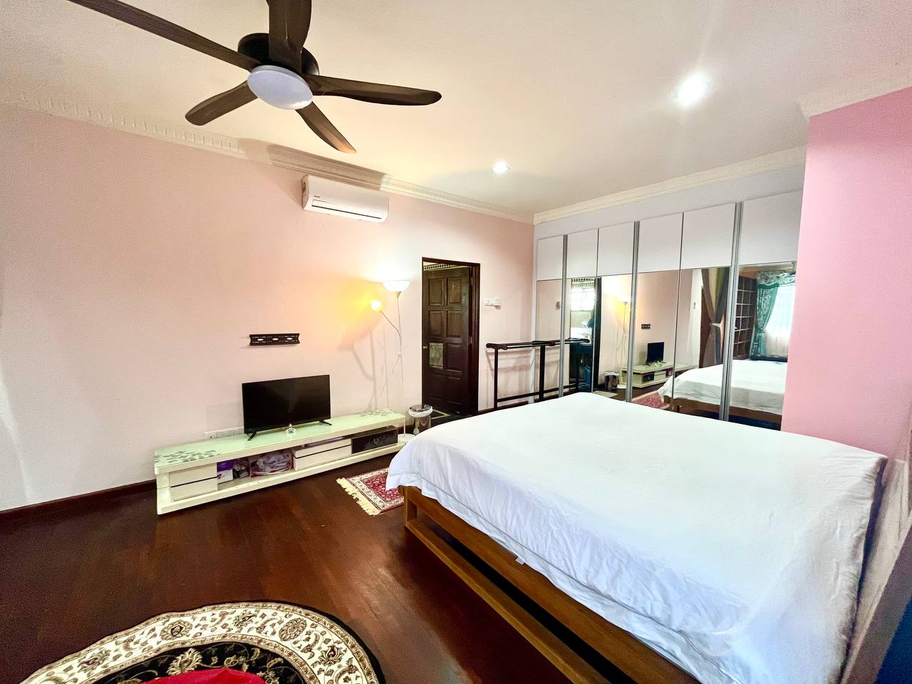 Double Storey Bungalow Bandar Saujana Utama - photo 2