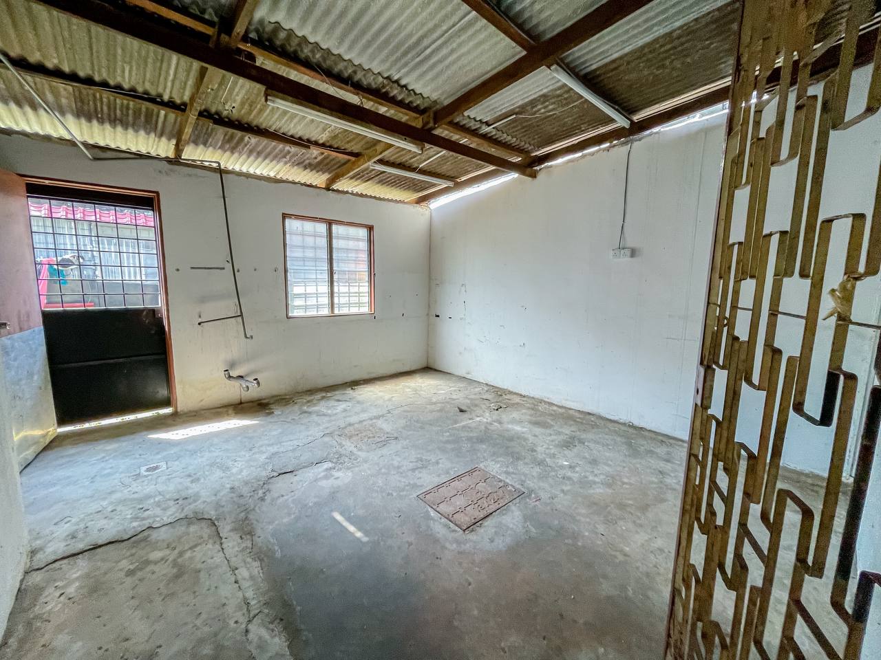 Single Storey Terrace Taman Amaniah Batu Caves - photo 4