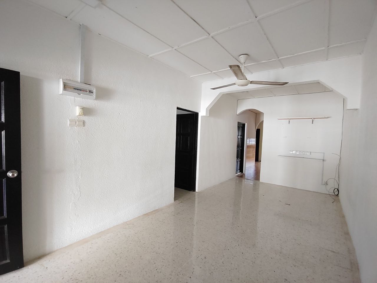 Single Storey Terrace Taman Bangi Indah - photo 4