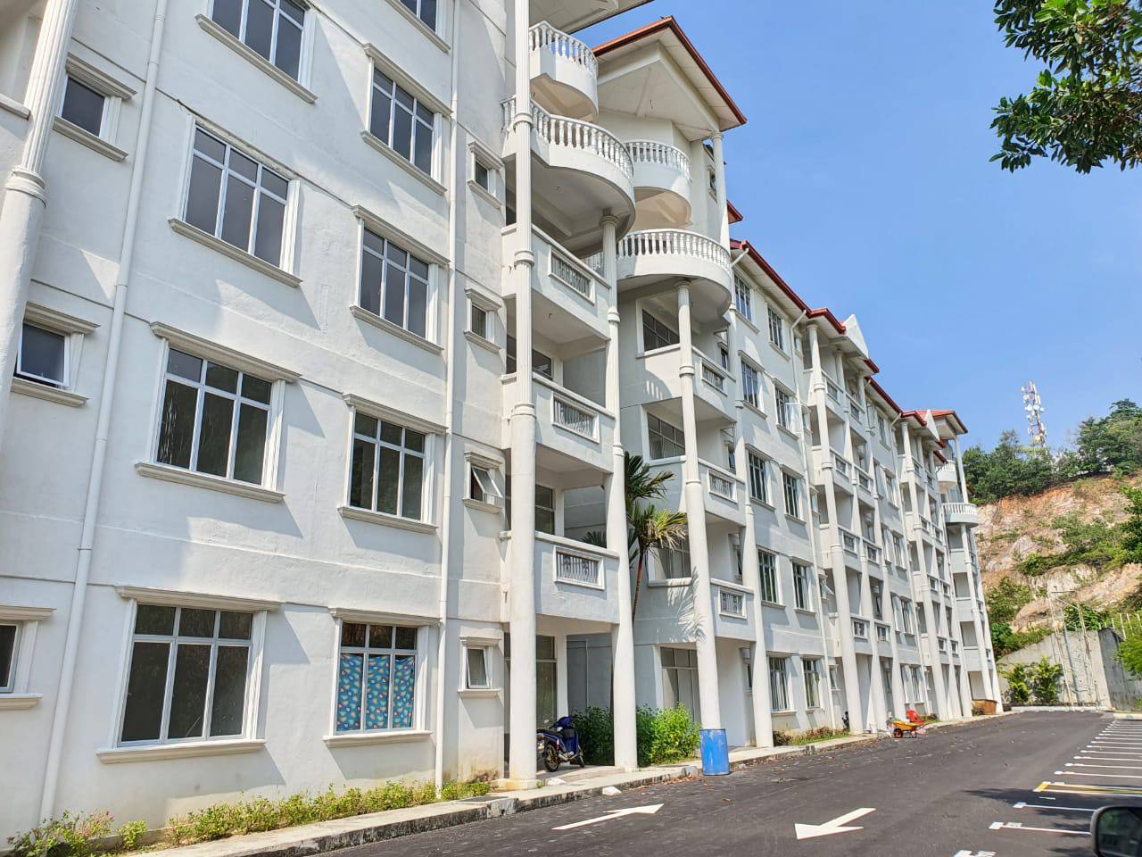 Pangsapuri Cempaka Taman Salak Maju Sepang - photo 4