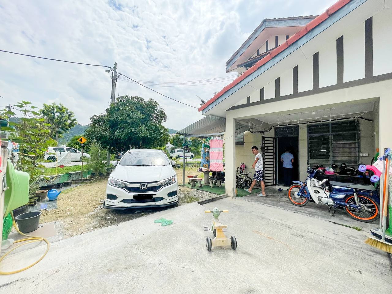 Corner Lot Taman Salak Perdana - photo 2