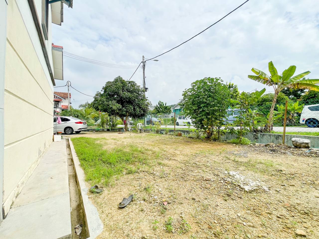 Corner Lot Taman Salak Perdana - photo 4