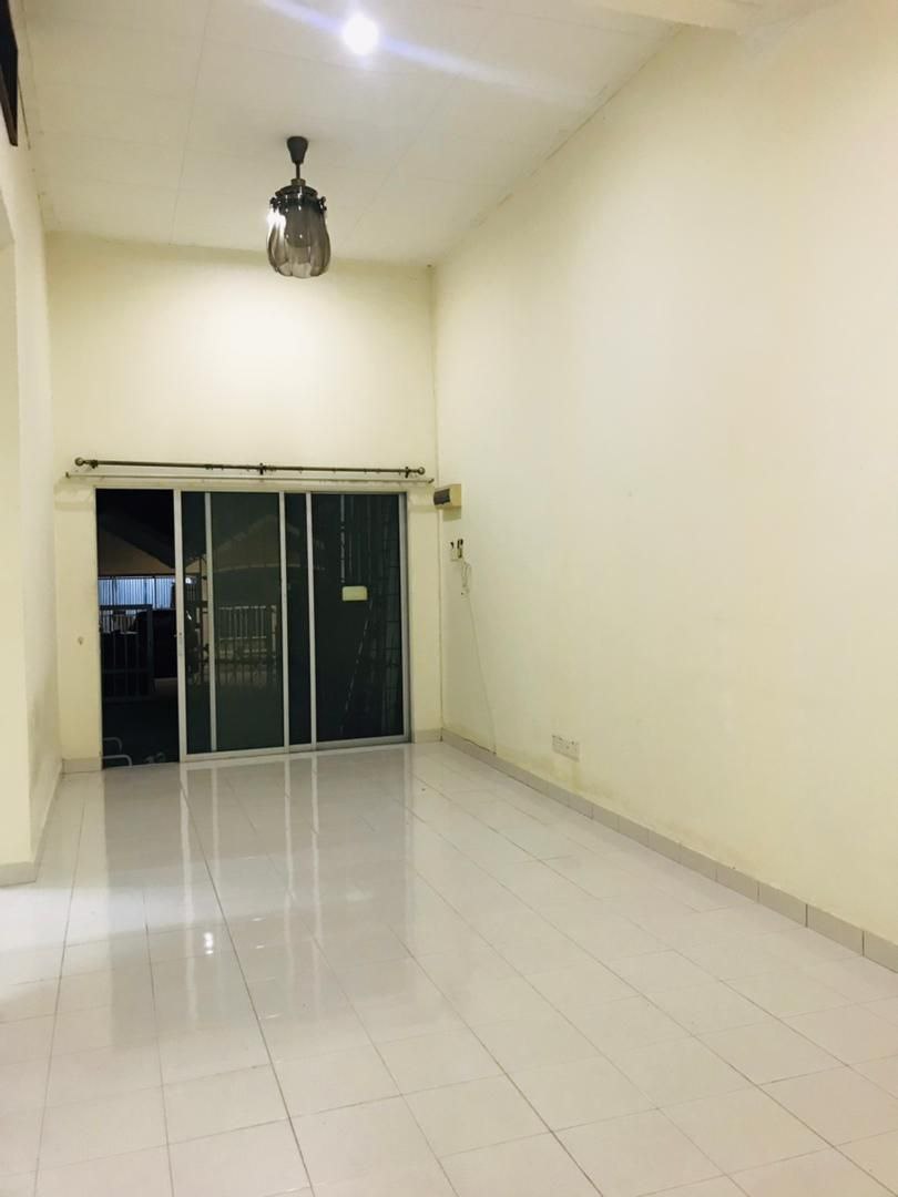 Single Storey Terrace Jalan Alam Suria - photo 2