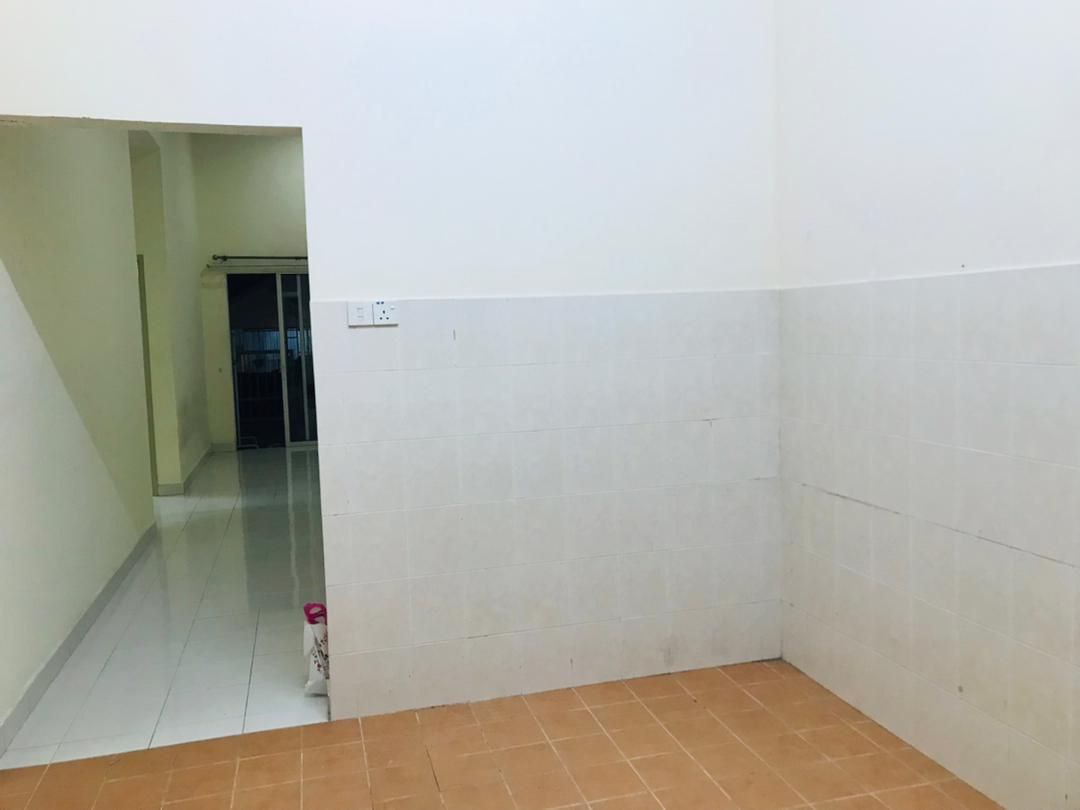 Single Storey Terrace Jalan Alam Suria - photo 4