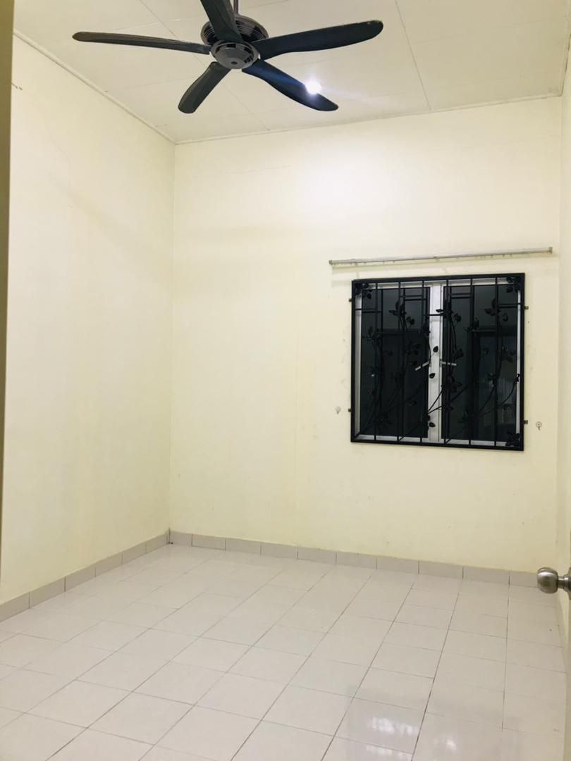 Single Storey Terrace Jalan Alam Suria - photo 5