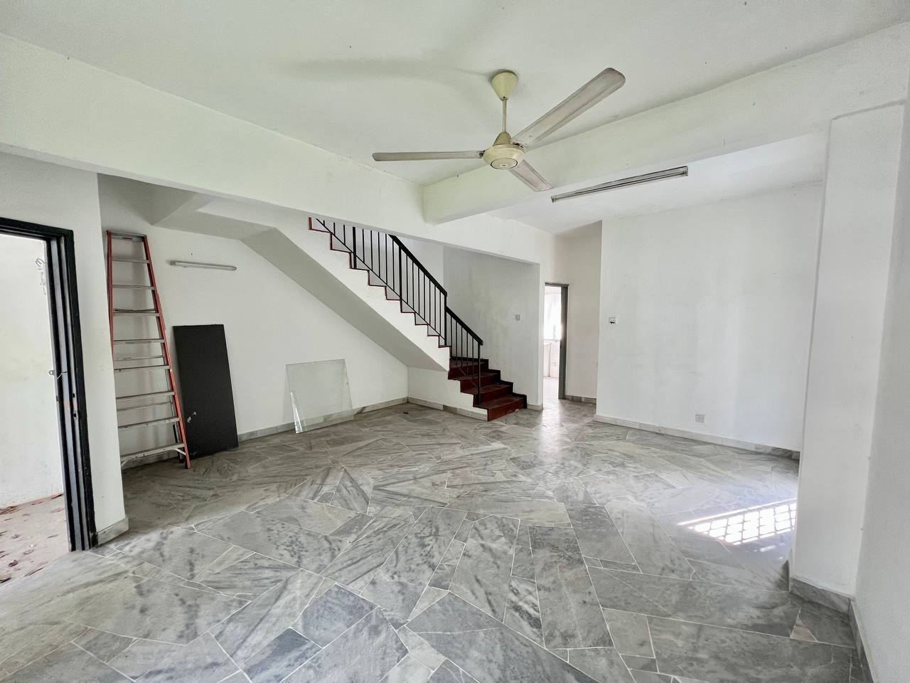 Corner Lot Terarce Taman Subang Permai - photo 2