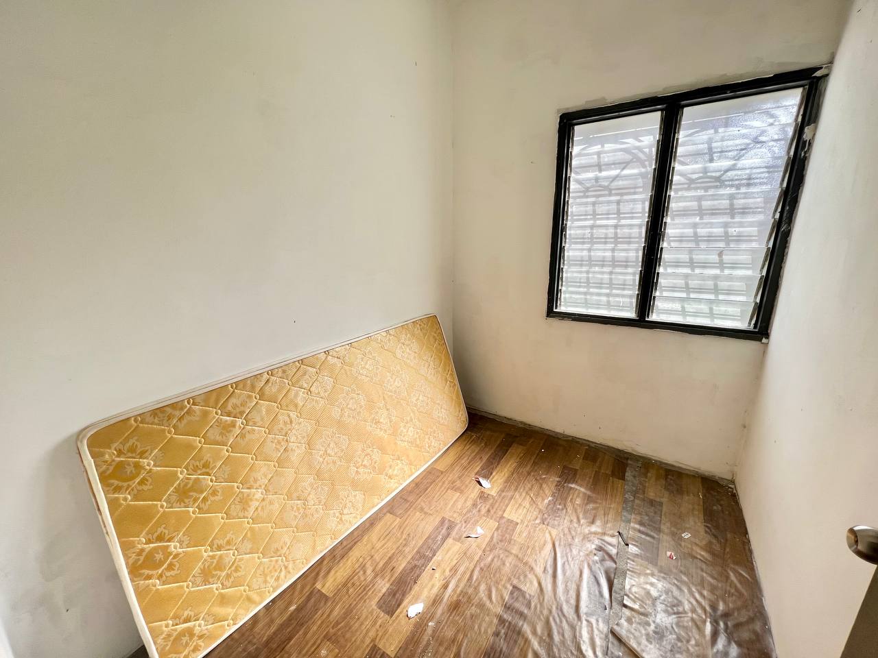 Corner Lot Terarce Taman Subang Permai - photo 5