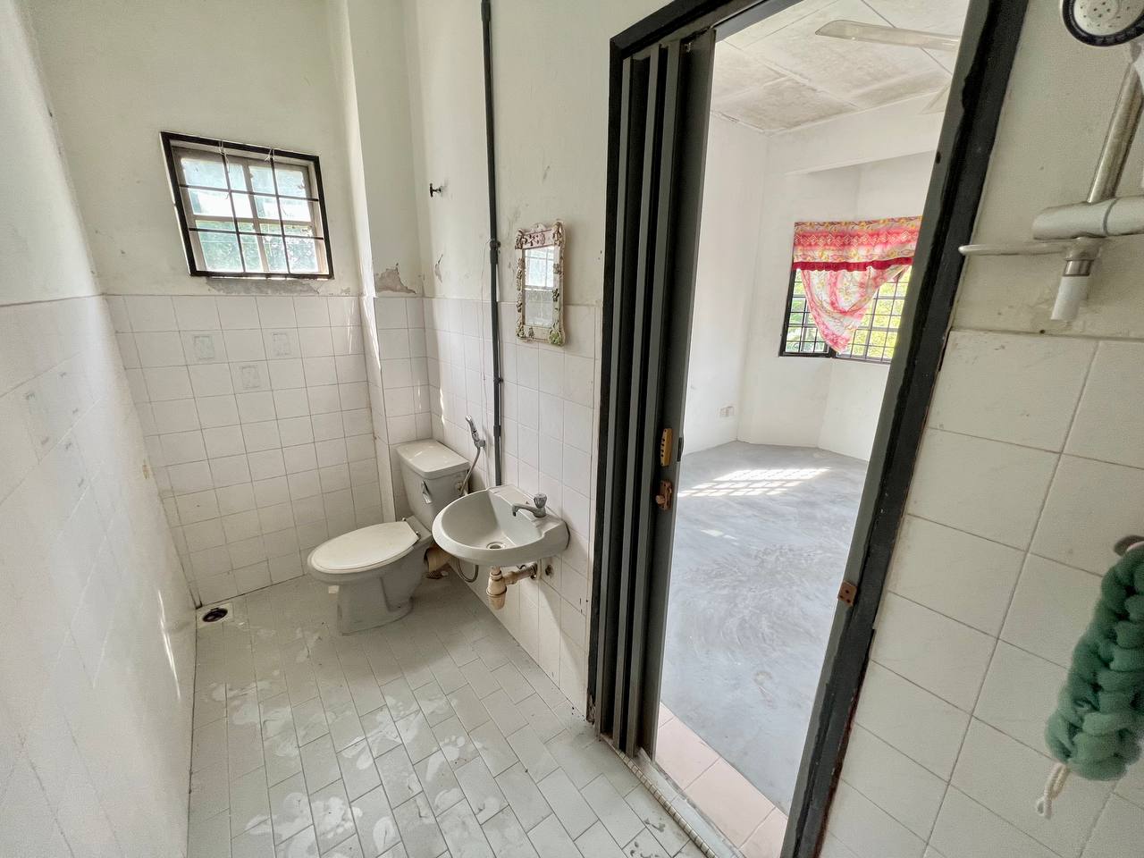 Corner Lot Terarce Taman Subang Permai - photo 12