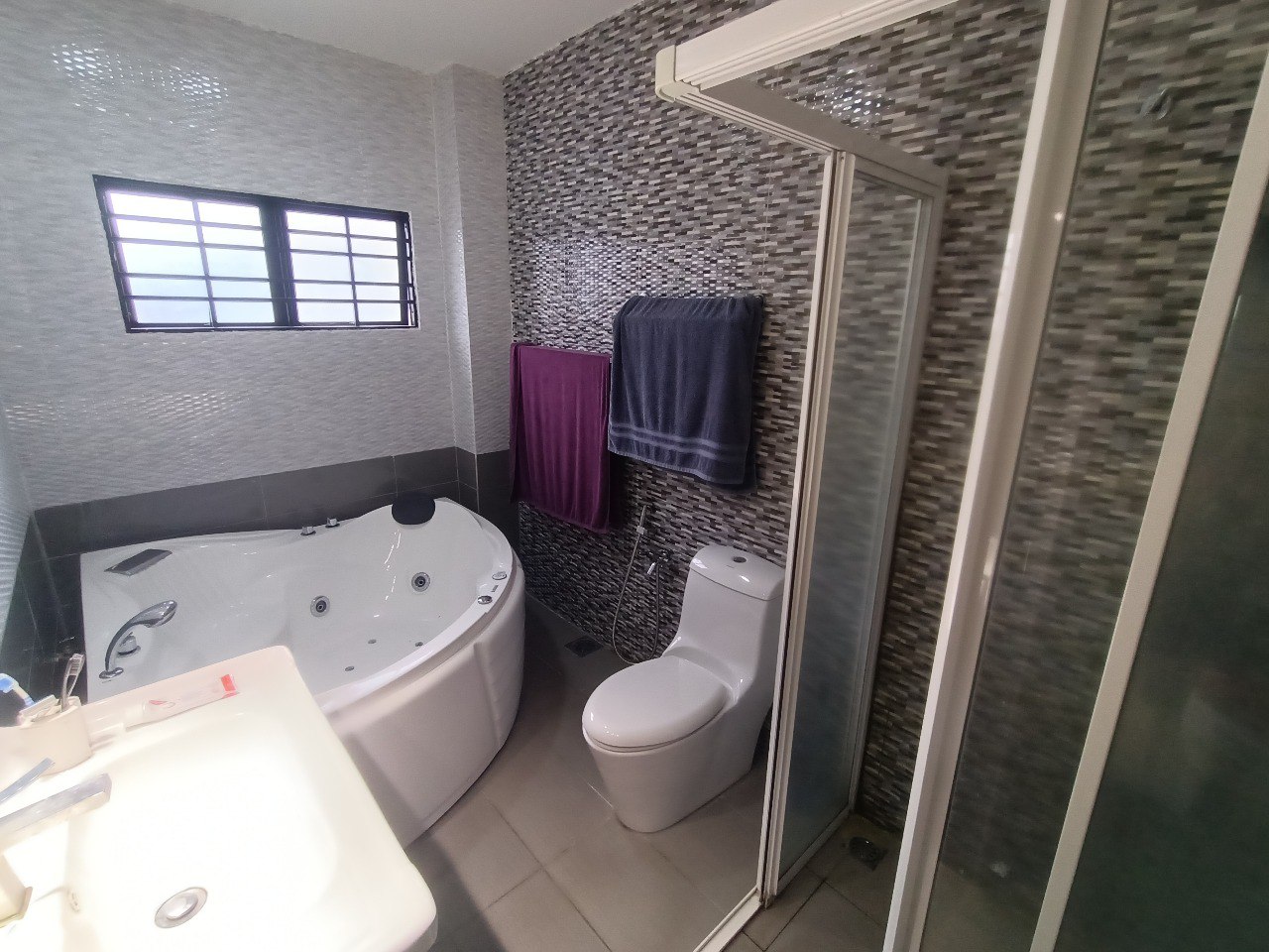 Double Storey Bungalow Taman Hulu Langat Jaya - photo 12