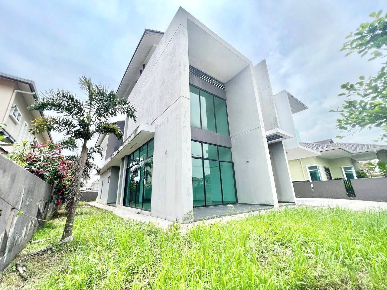 Double Storey Bungalow Taman Universiti Bangi - photo 2