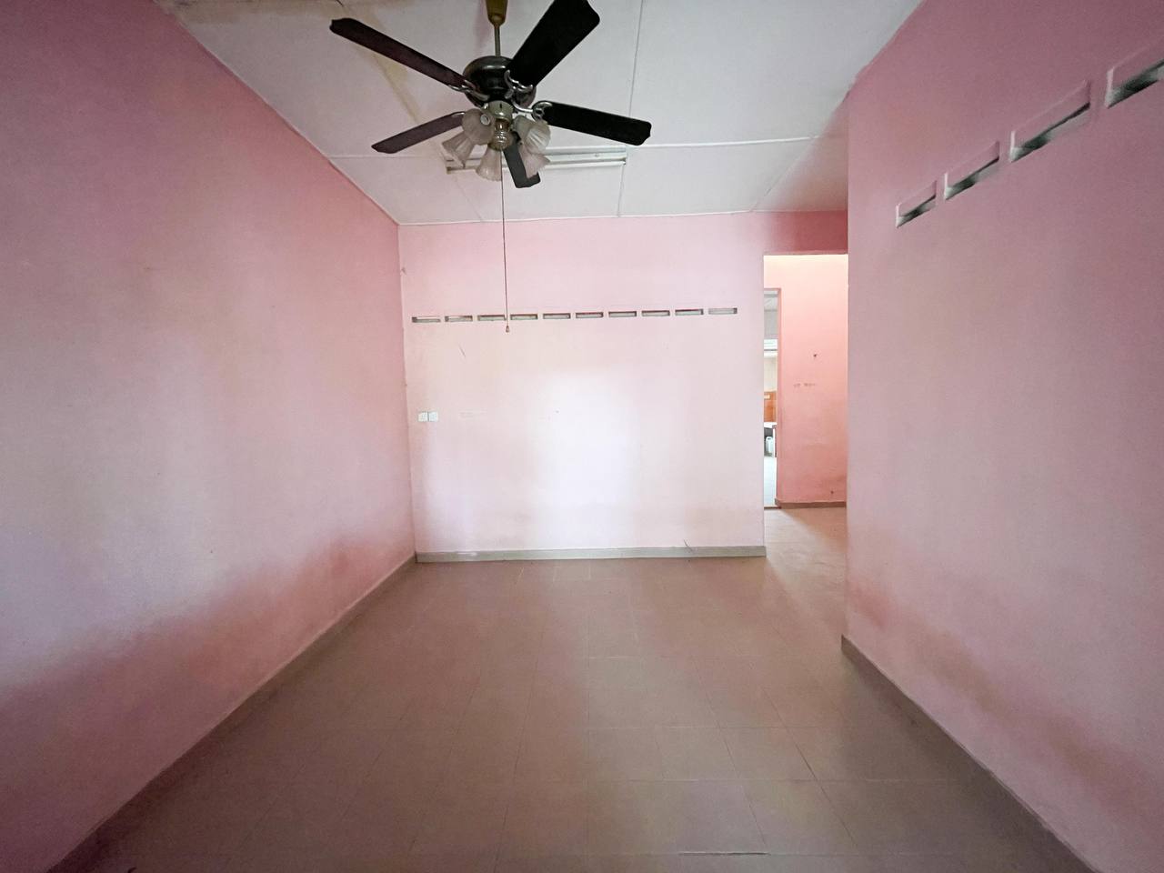 Single Storey Terrace Taman Desa Wira - photo 2