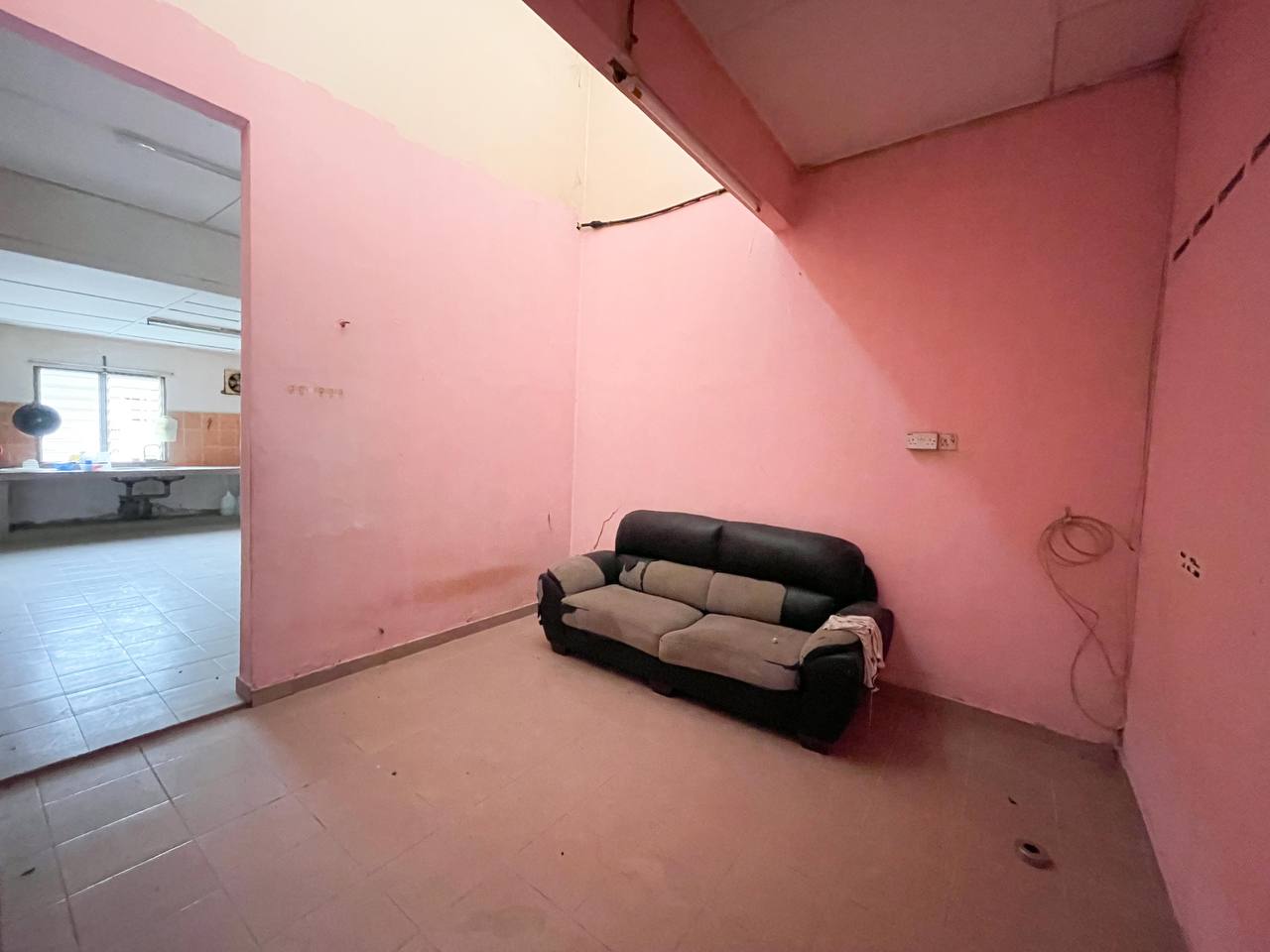 Single Storey Terrace Taman Desa Wira - photo 3