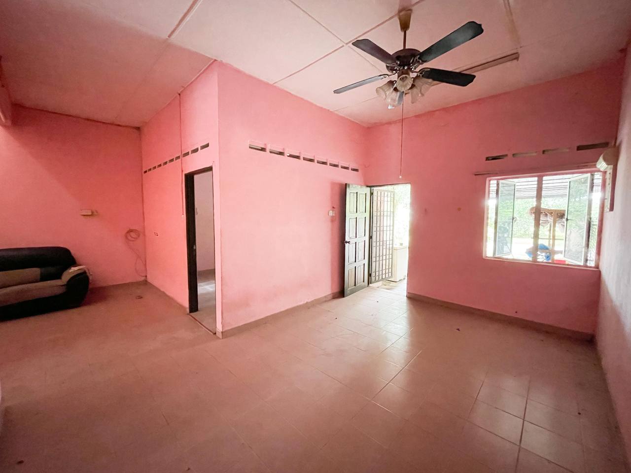 Single Storey Terrace Taman Desa Wira - photo 4