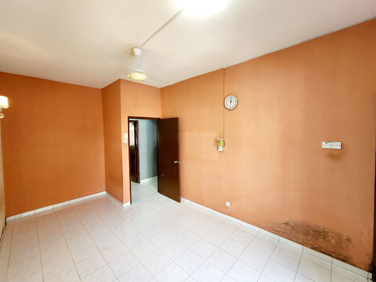 Lower Floor Fawina Court Ampang Blok M1 - photo 8