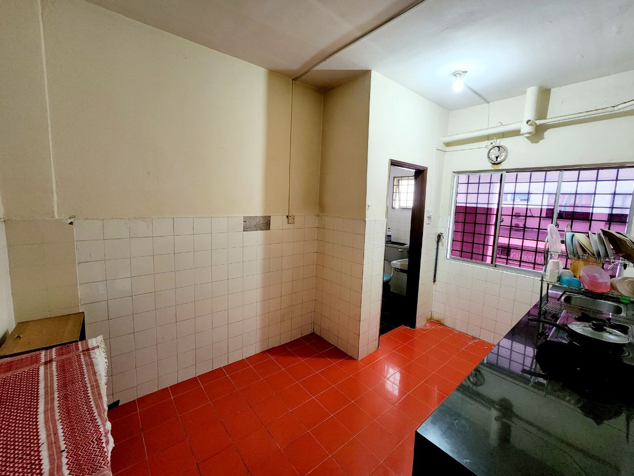 Lower Floor Fawina Court Ampang Blok M1 - photo 10