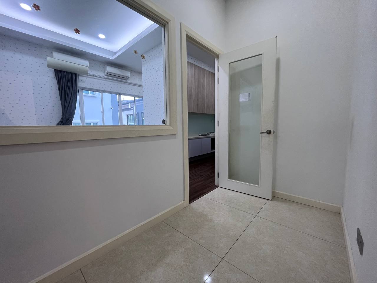 Full Furnished 3 Storey Bungalow Taming Mutiara 2 - photo 4