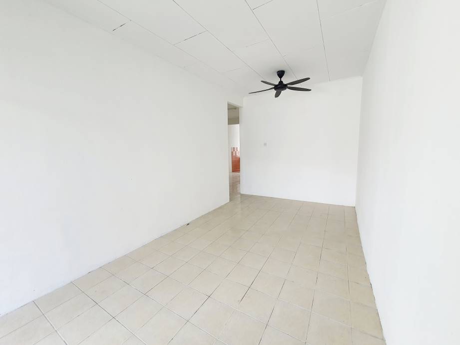 Single Storey Terrace Taman Bukit Sendayan - photo 2