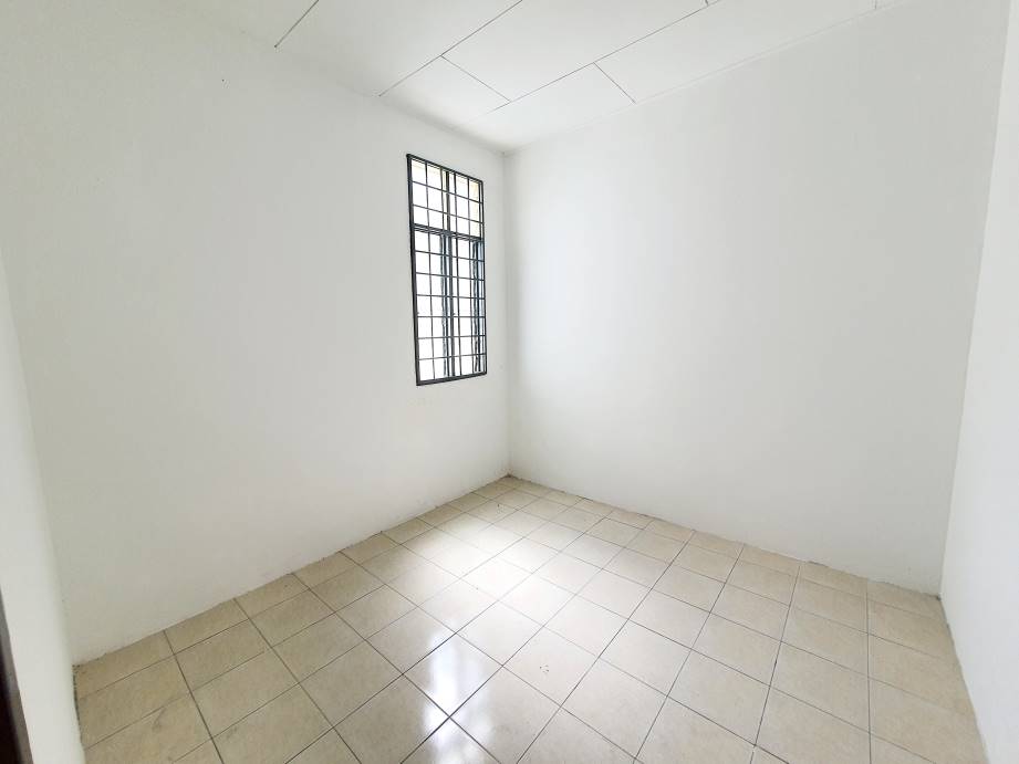 Single Storey Terrace Taman Bukit Sendayan - photo 5