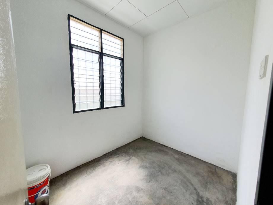 Single Storey Terrace Taman Bukit Sendayan - photo 6