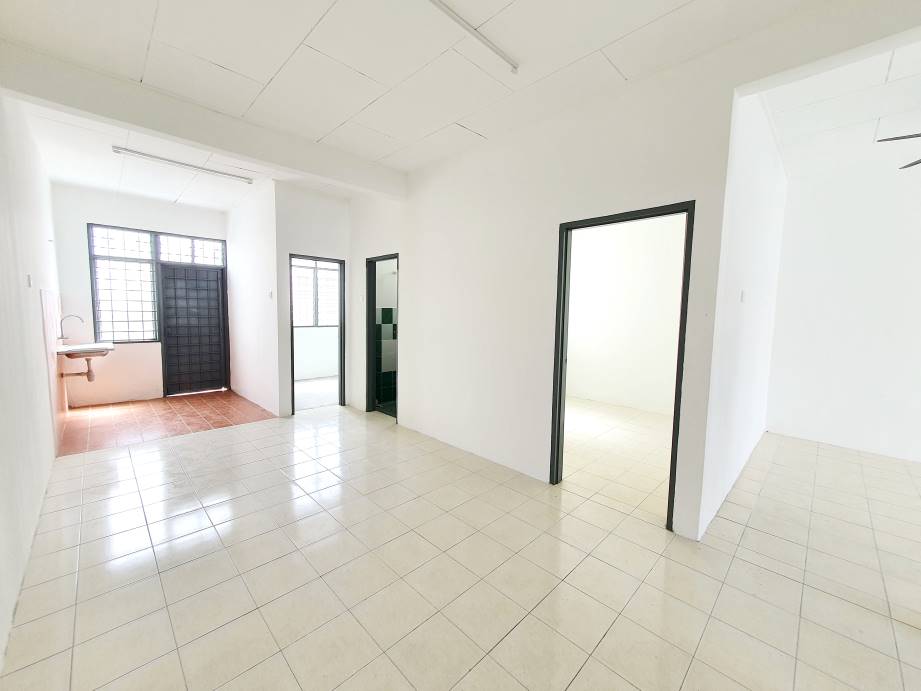 Single Storey Terrace Taman Bukit Sendayan - photo 10