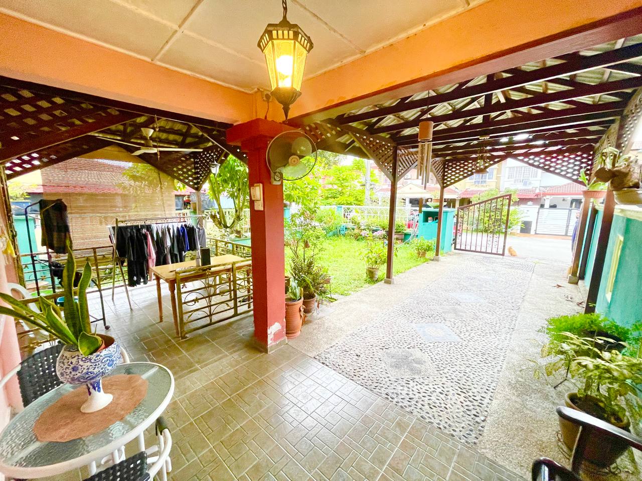 End Lot Double Storey Terrace Taman Saujana Utama - photo 3