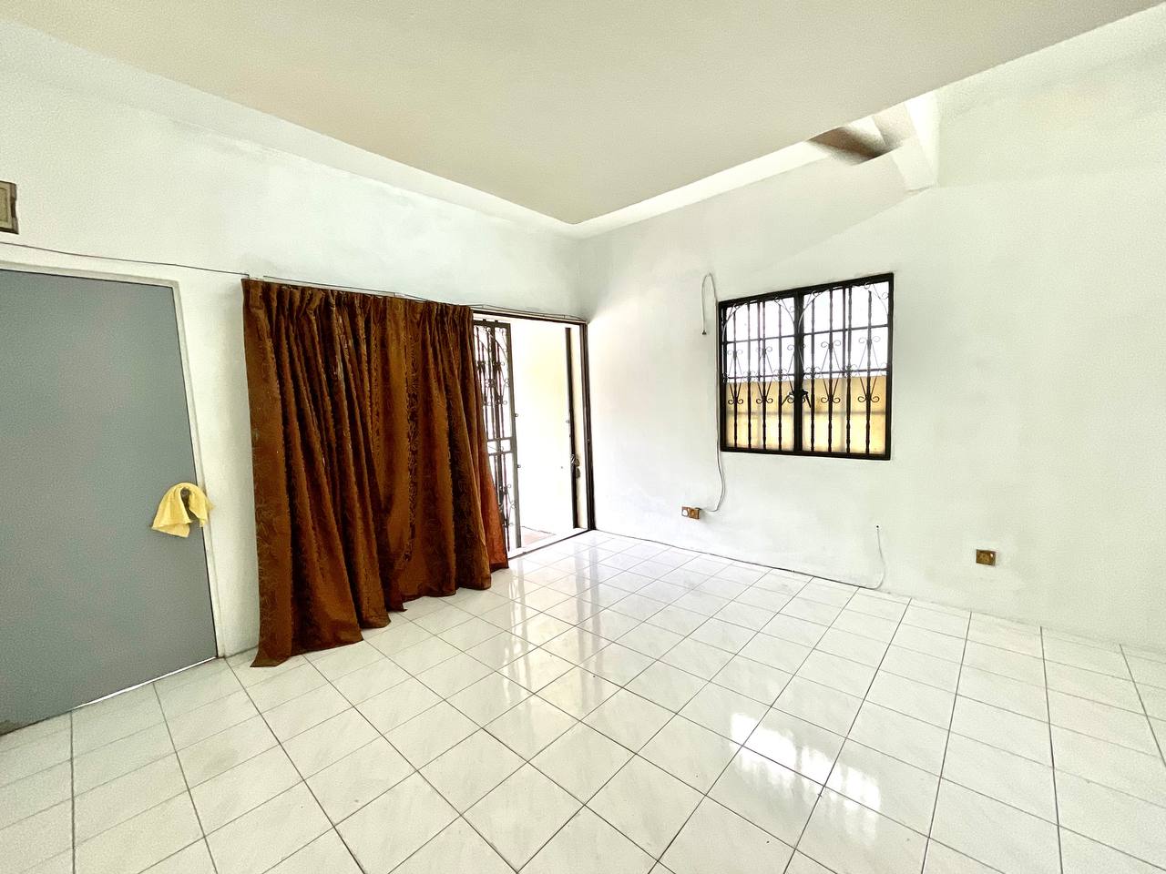 End Lot 3 Storey Terrace Taman Putra Ampang - photo 2