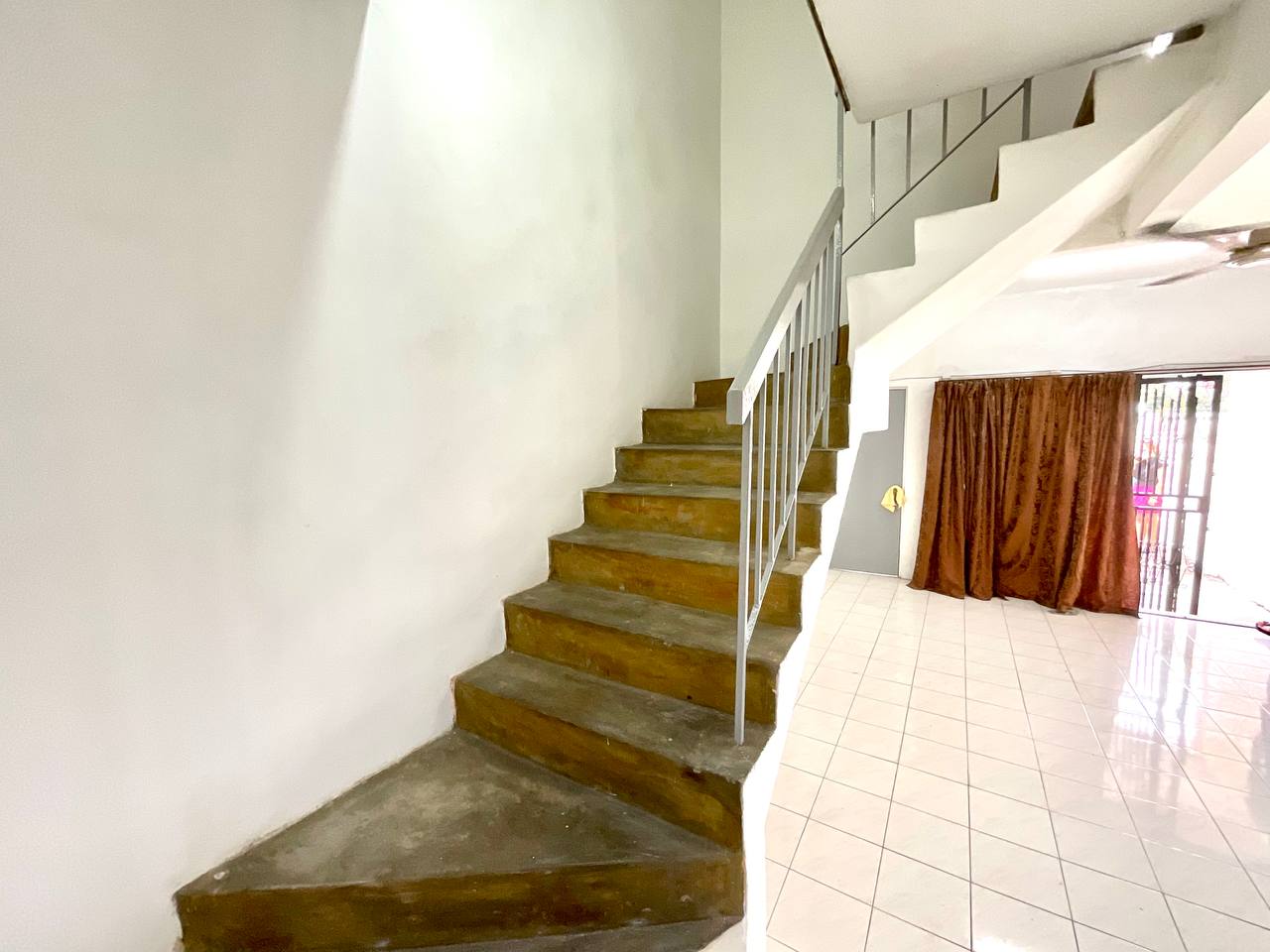 End Lot 3 Storey Terrace Taman Putra Ampang - photo 8
