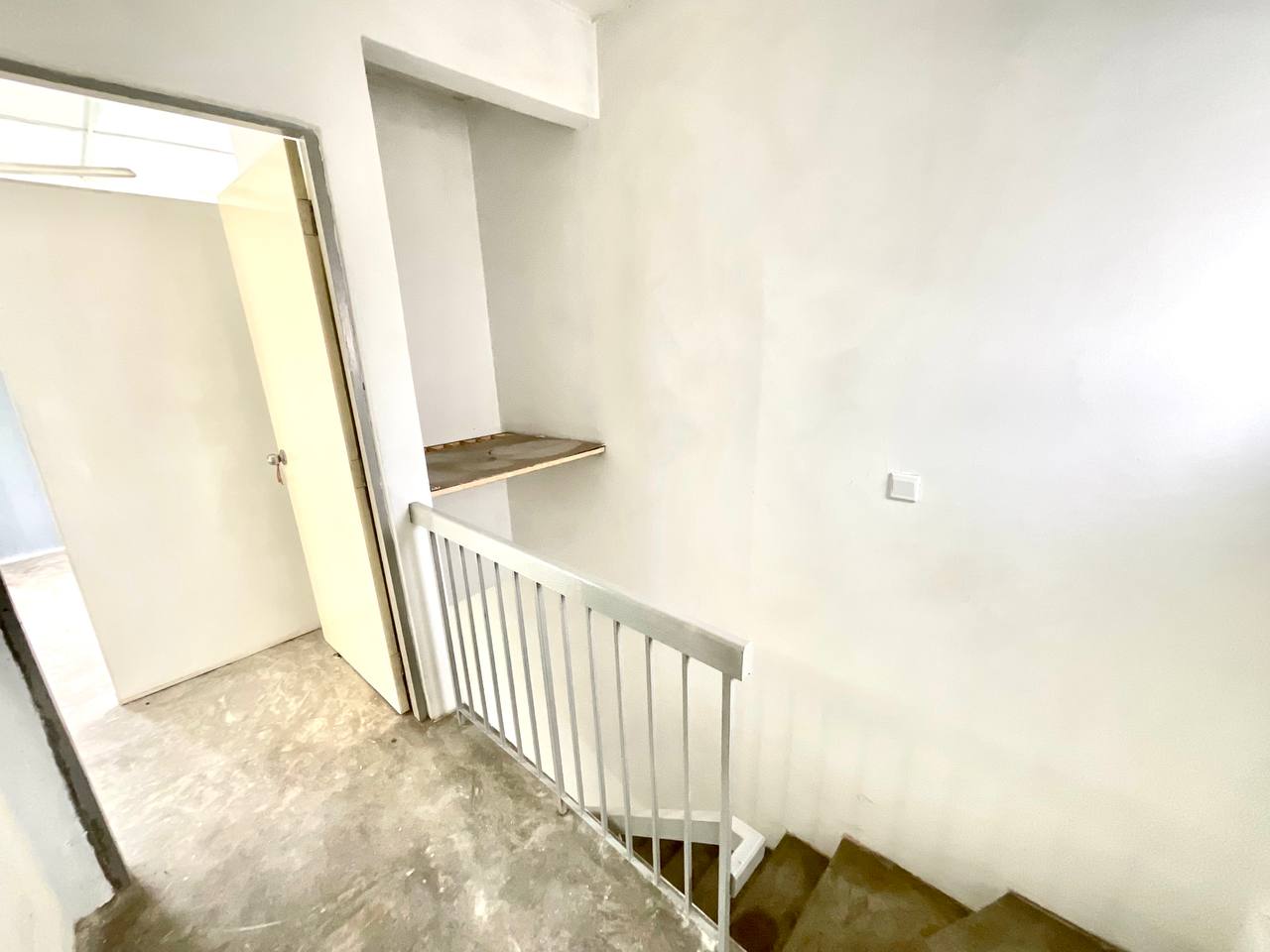 End Lot 3 Storey Terrace Taman Putra Ampang - photo 9