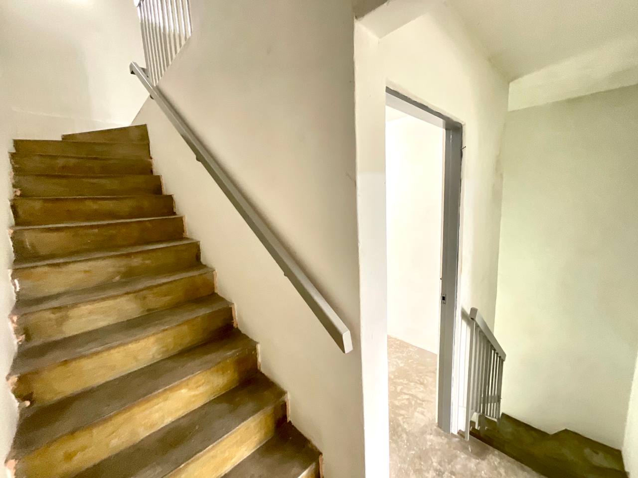 End Lot 3 Storey Terrace Taman Putra Ampang - photo 10