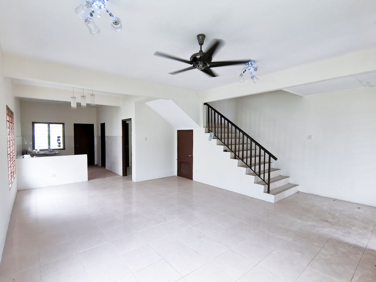 End Lot Double Storey Terrace Taman Saujana Rawang - photo 9