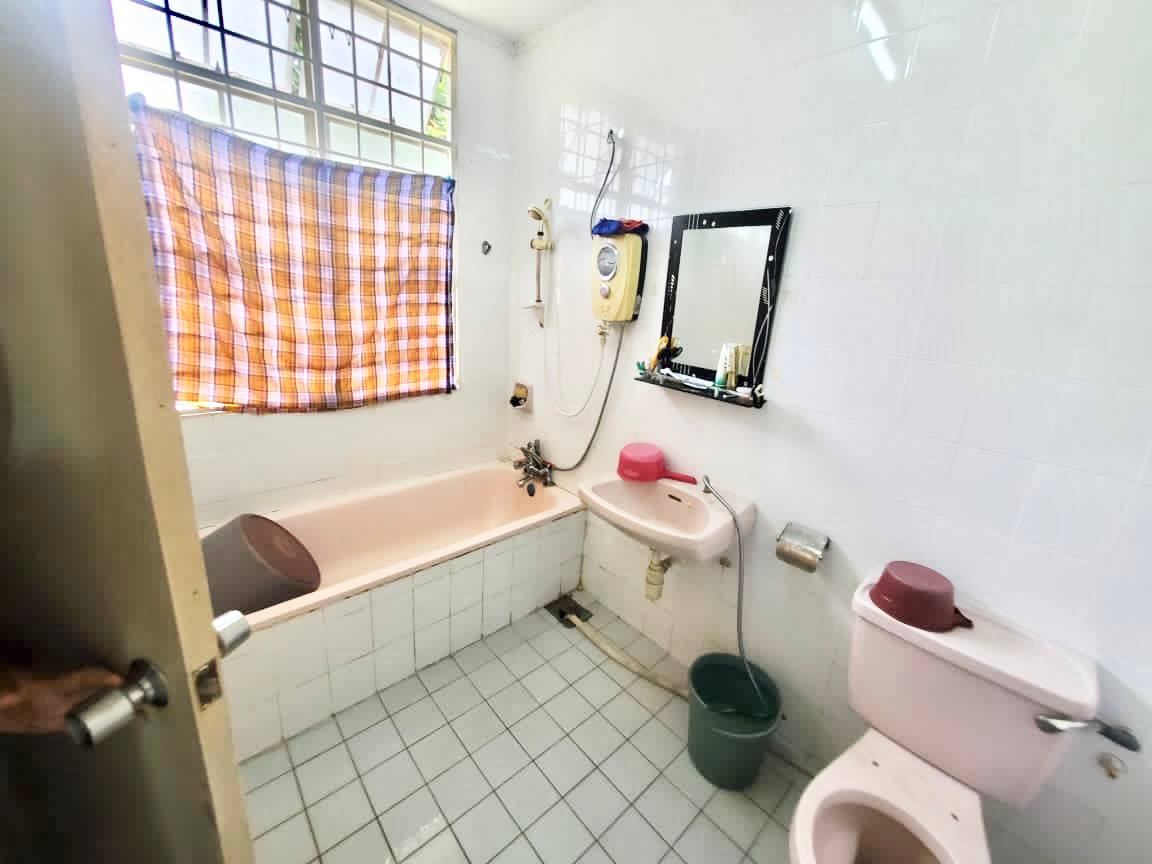Bungalow Jalan Kemboja Bukit Beruntung - photo 3