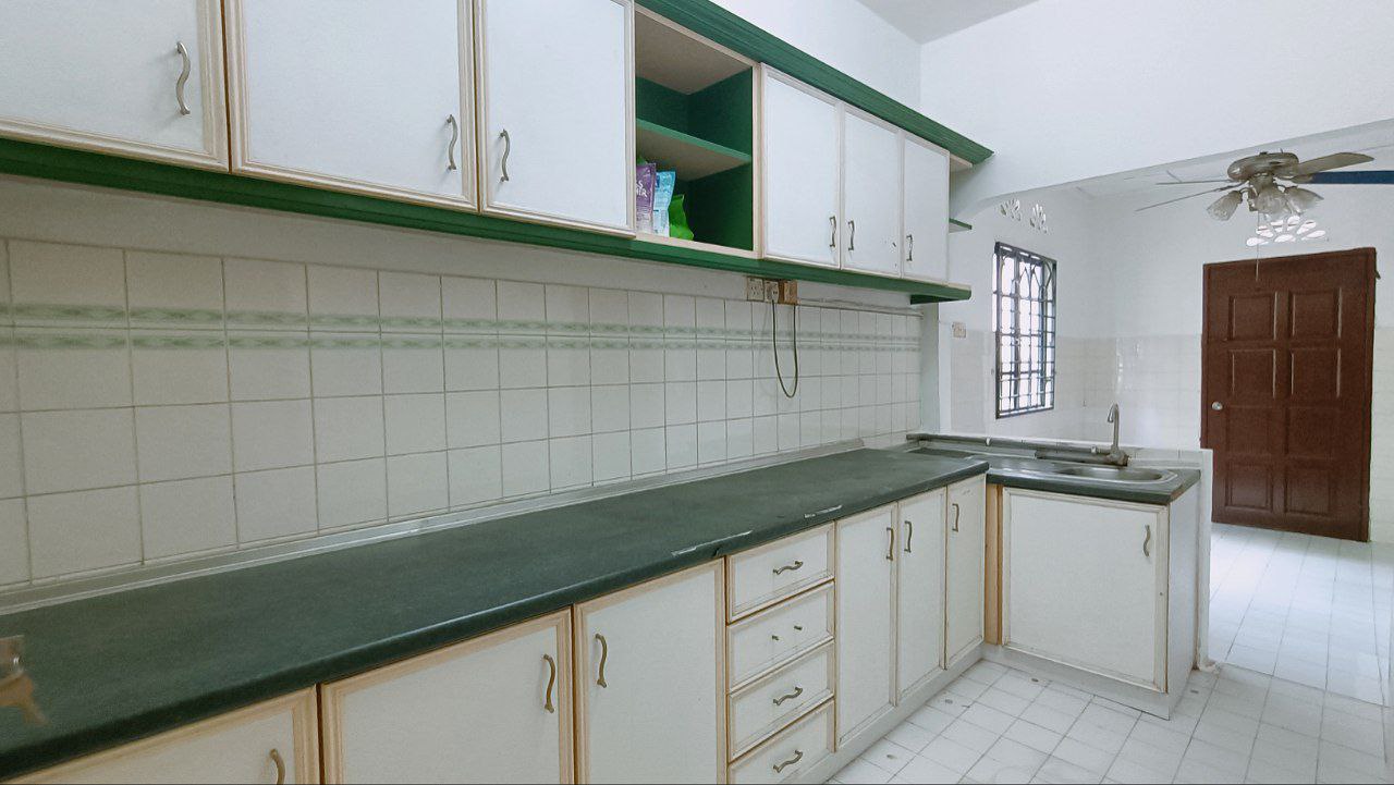 End Lot 2 Storey Terrace PJS5 Taman Desaria - photo 8